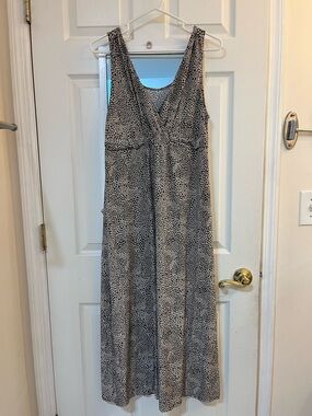 L/XL Midi dress in like new condition